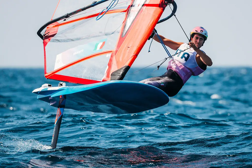 Marta Maggetti in gara sull'iQFoil